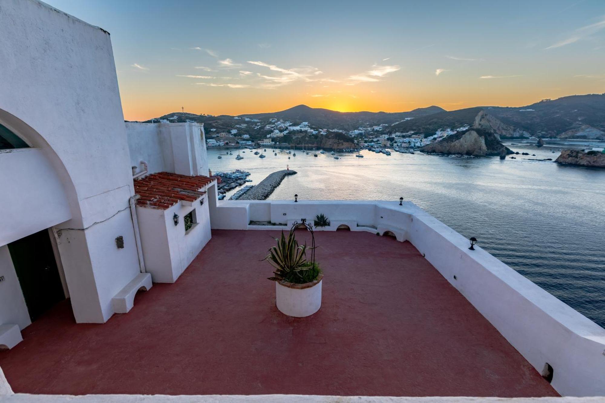 Hotel Torre Dei Borboni Πόντσα Εξωτερικό φωτογραφία