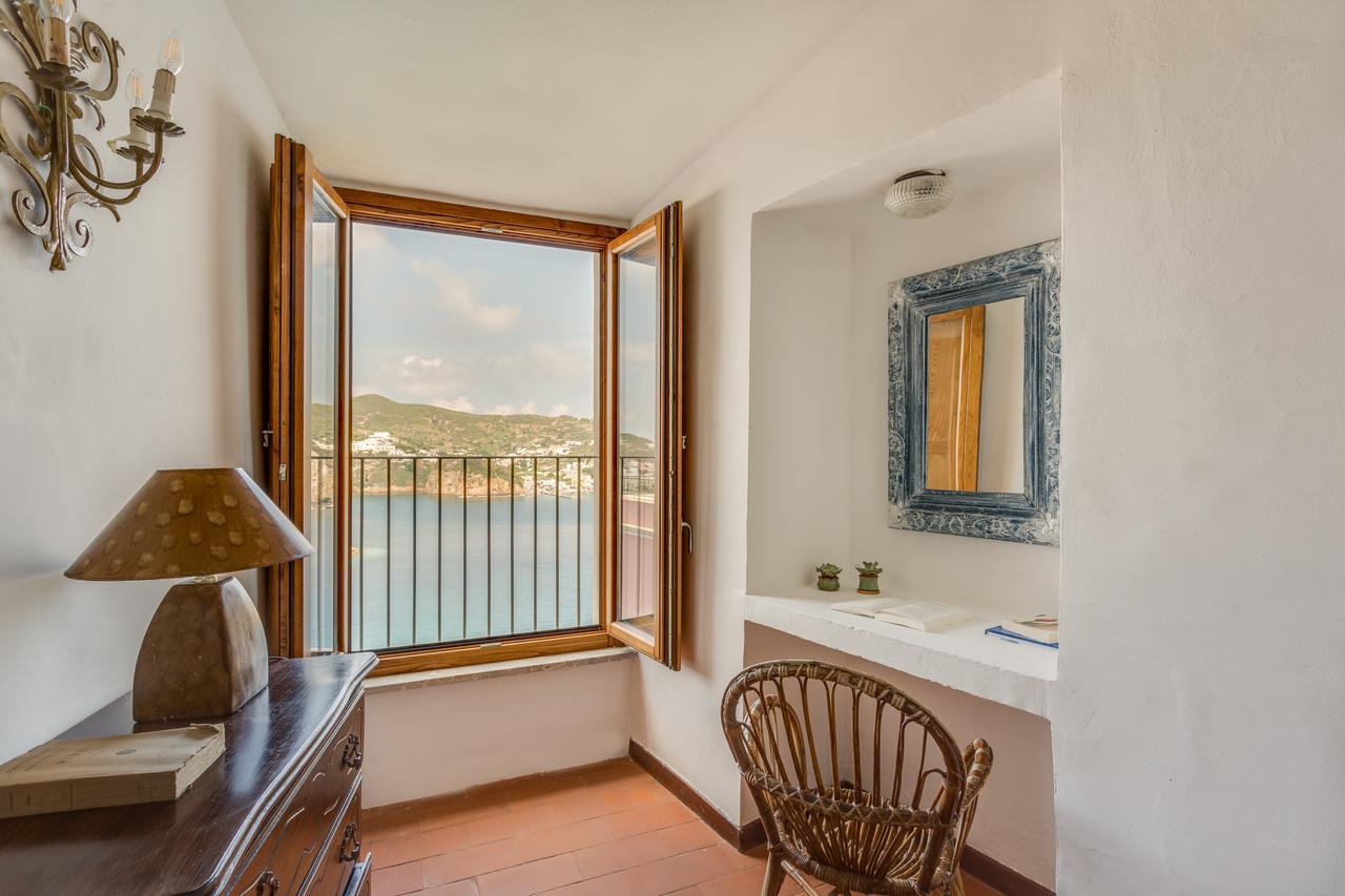 Hotel Torre Dei Borboni Πόντσα Εξωτερικό φωτογραφία