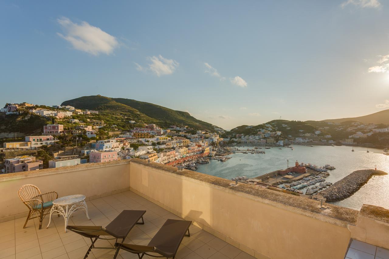Hotel Torre Dei Borboni Πόντσα Εξωτερικό φωτογραφία