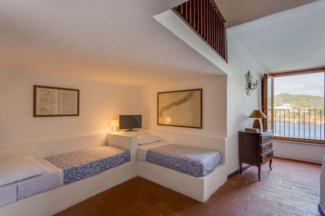 Hotel Torre Dei Borboni Πόντσα Εξωτερικό φωτογραφία