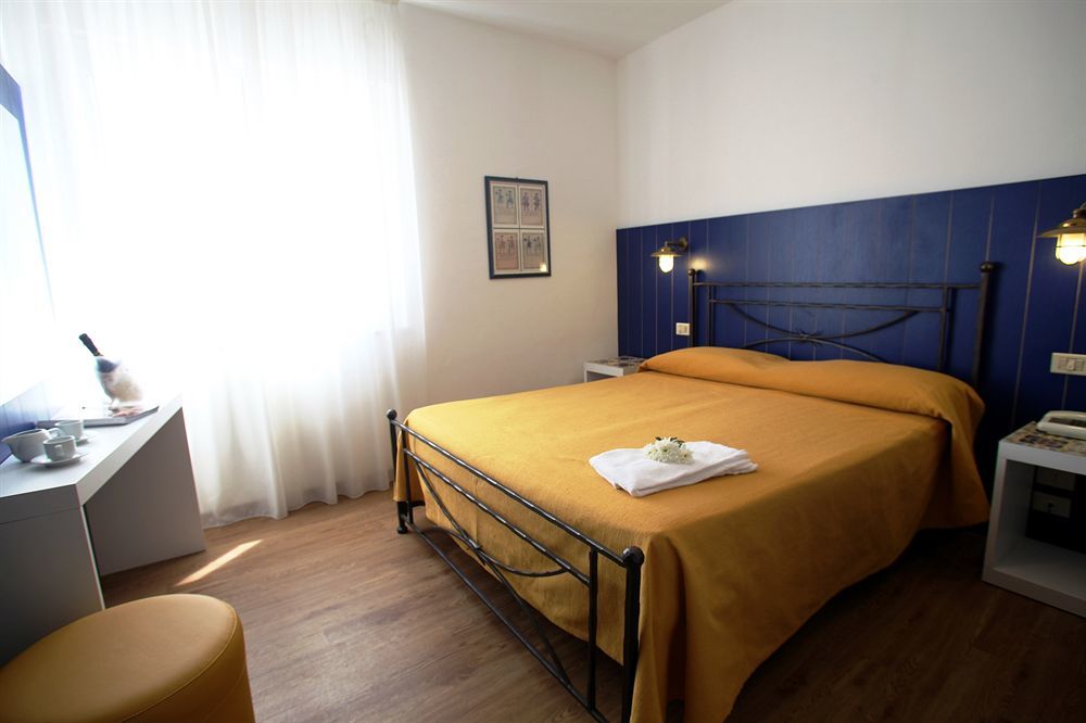 Hotel Torre Dei Borboni Πόντσα Εξωτερικό φωτογραφία