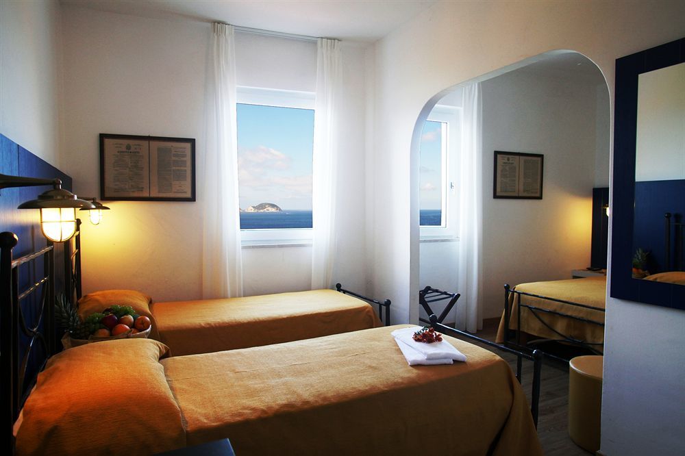 Hotel Torre Dei Borboni Πόντσα Εξωτερικό φωτογραφία